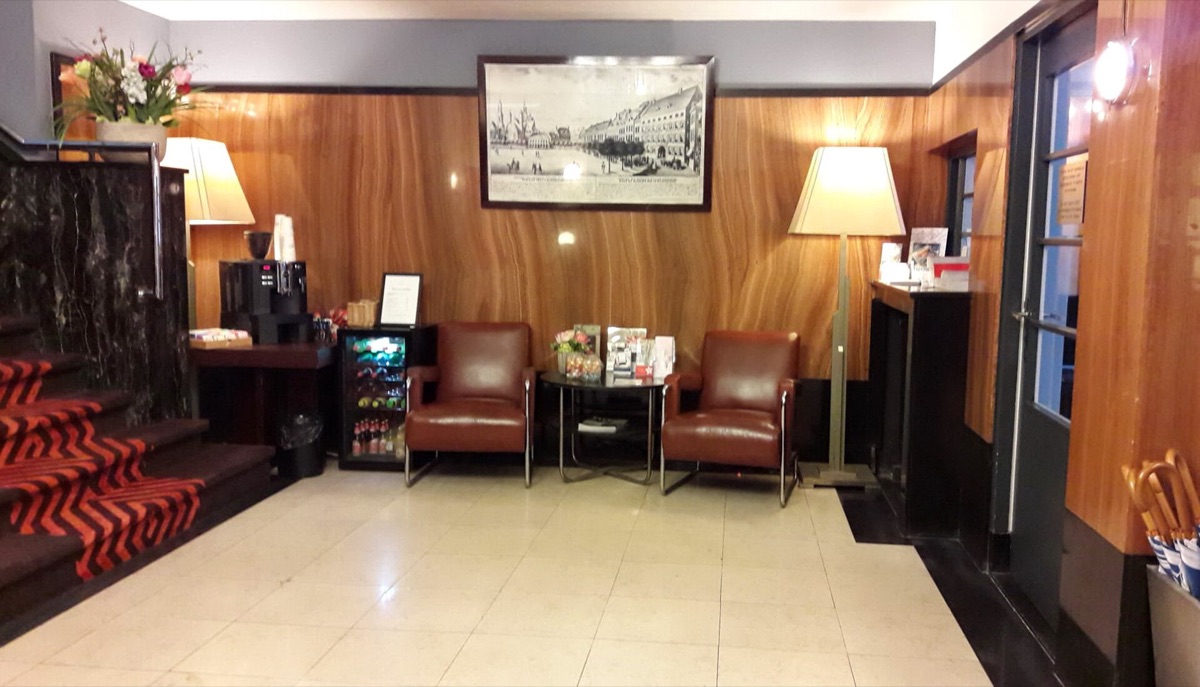 Art Deco hotel lobby