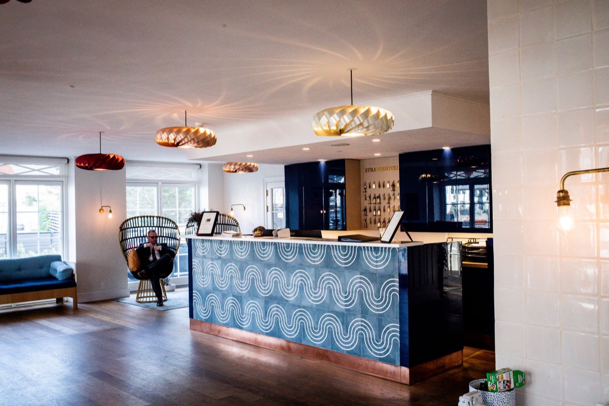 lobby de hotel de praia